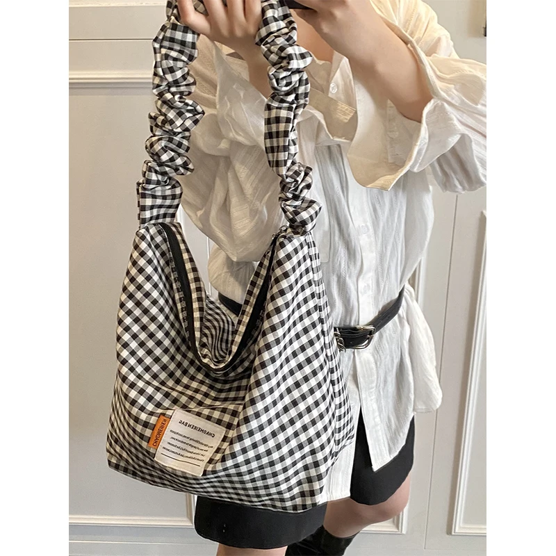Korean INS blogger recommends plaid crossbody bag for women 2025 new large capacity simple lazy literary shoulder bag