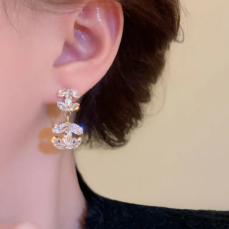 Ins Fashion Advanced Sense Shiny Letter Zircon Stud Earrings for Women Accessories Jewelry Gifts for Girls