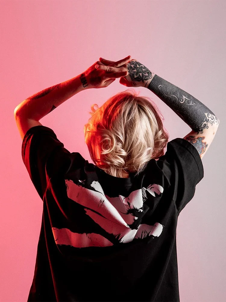 

Men T-Shirt Cotton Tops HipHop Oversize Harajuku Tees Korean Friends Sign Graphic Fashion Short Sleeves Y2k Streetwear Clothing