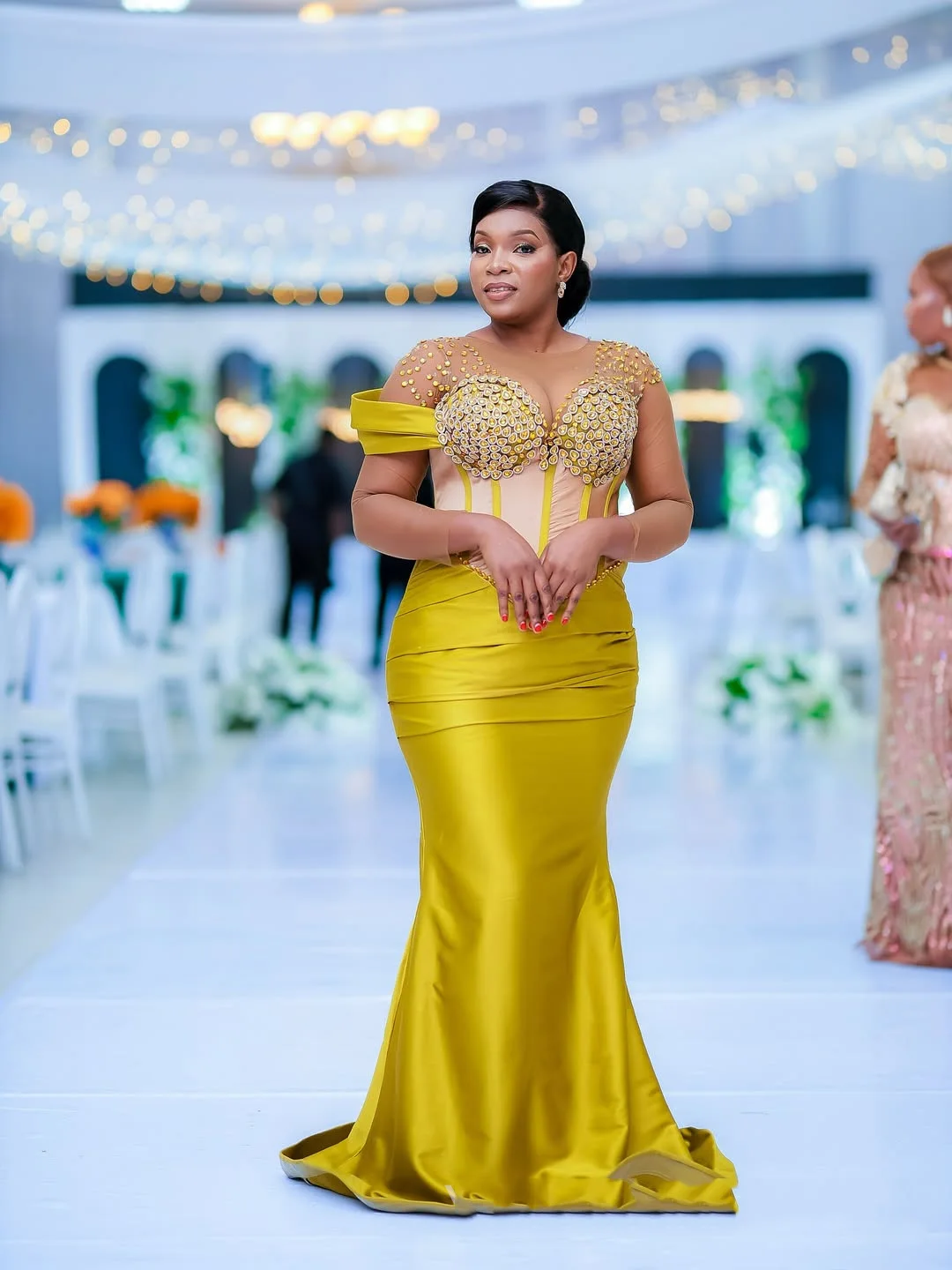 Splendidi perline Abiti da ballo Sirena in raso Occasioni speciali Abito da festa Illusioni Abiti da sera formali a maniche lunghe Corsetto