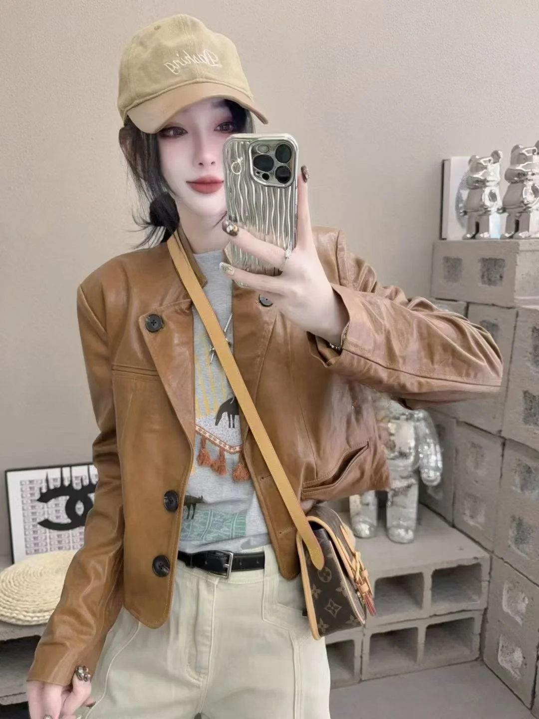 

2026 Spring New Sle Women's Leather Motorcycle Jaet Loose Fit ort Casual Versatile Top eepskin Long Sve Coat