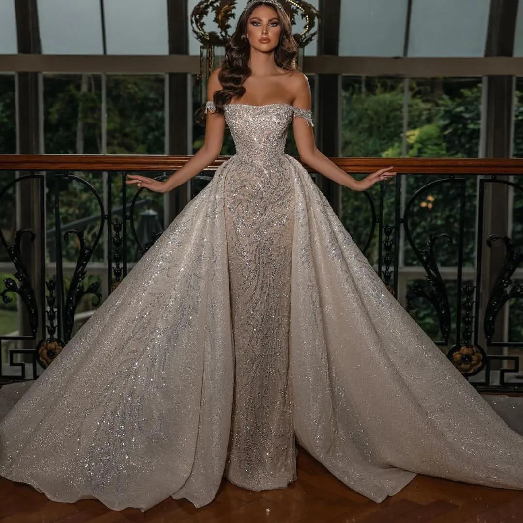 Sparkly Wedding Dresses Sleeveless Bateau Sparkly Sequins Appliques Lace Ruffles Detachable Train Bridal Gowns Vestina De Novia