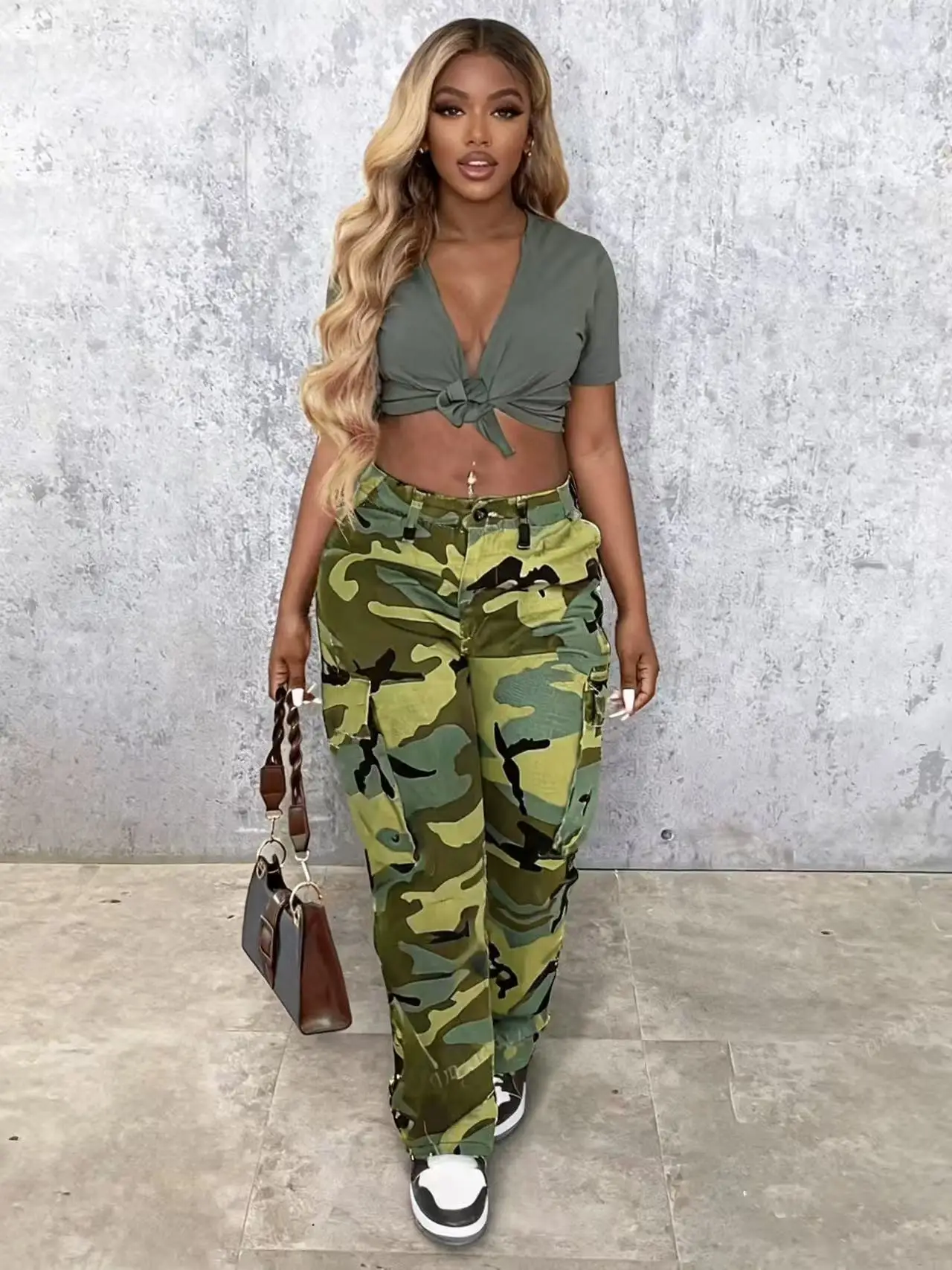 Klassische Damen-Camouflage-Hose mit mehreren Taschen und geradem Bein, Y2K-Hose mit Knopfverschluss, geeignet für den täglichen Outdoor-Einsatz in allen Jahreszeiten – Detail 2