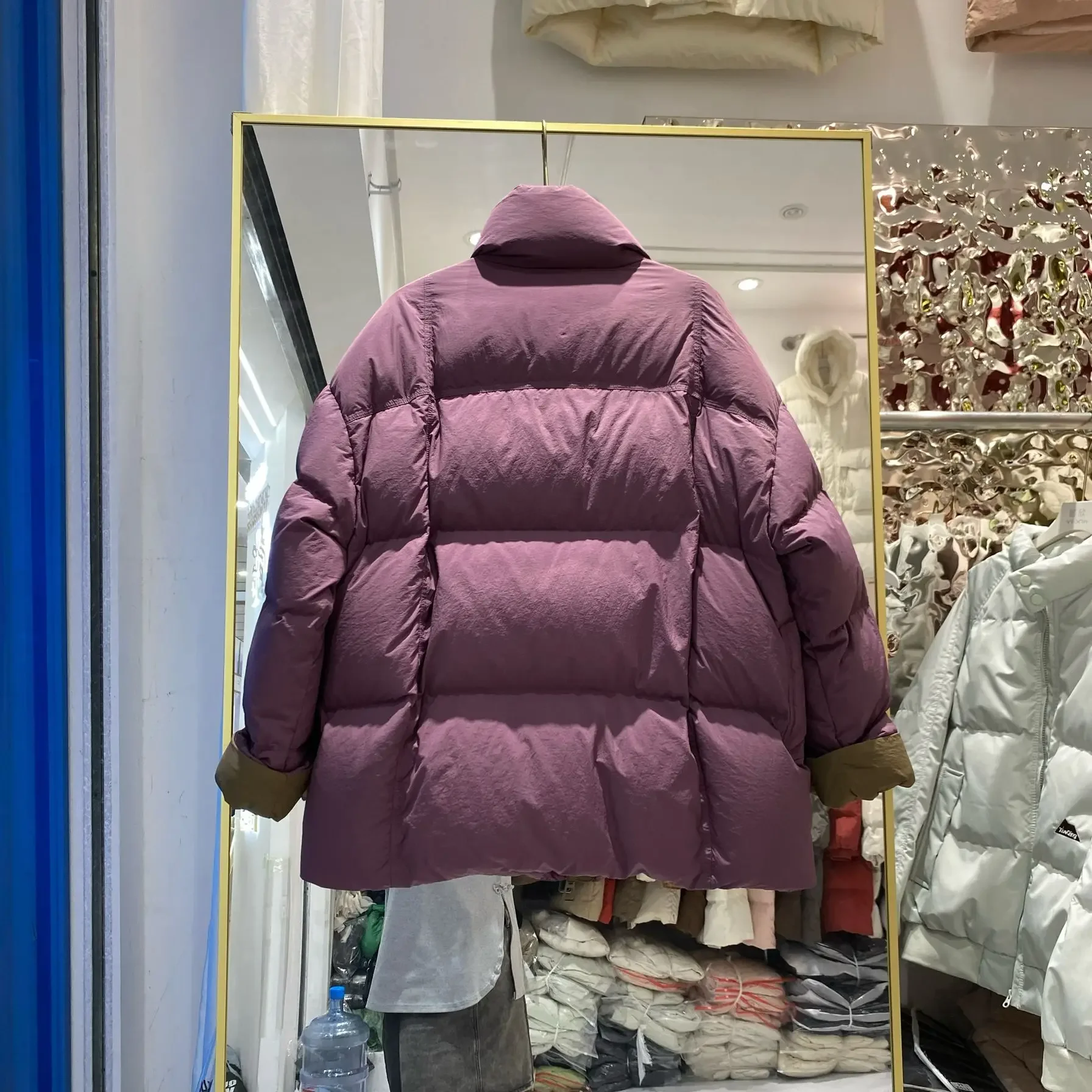 冬のヨーロッパ女性用ダウンジャケット、ゆったりとした通勤用、スプライシング、防風、スタンドアップカラー、ダックダウンジャケット