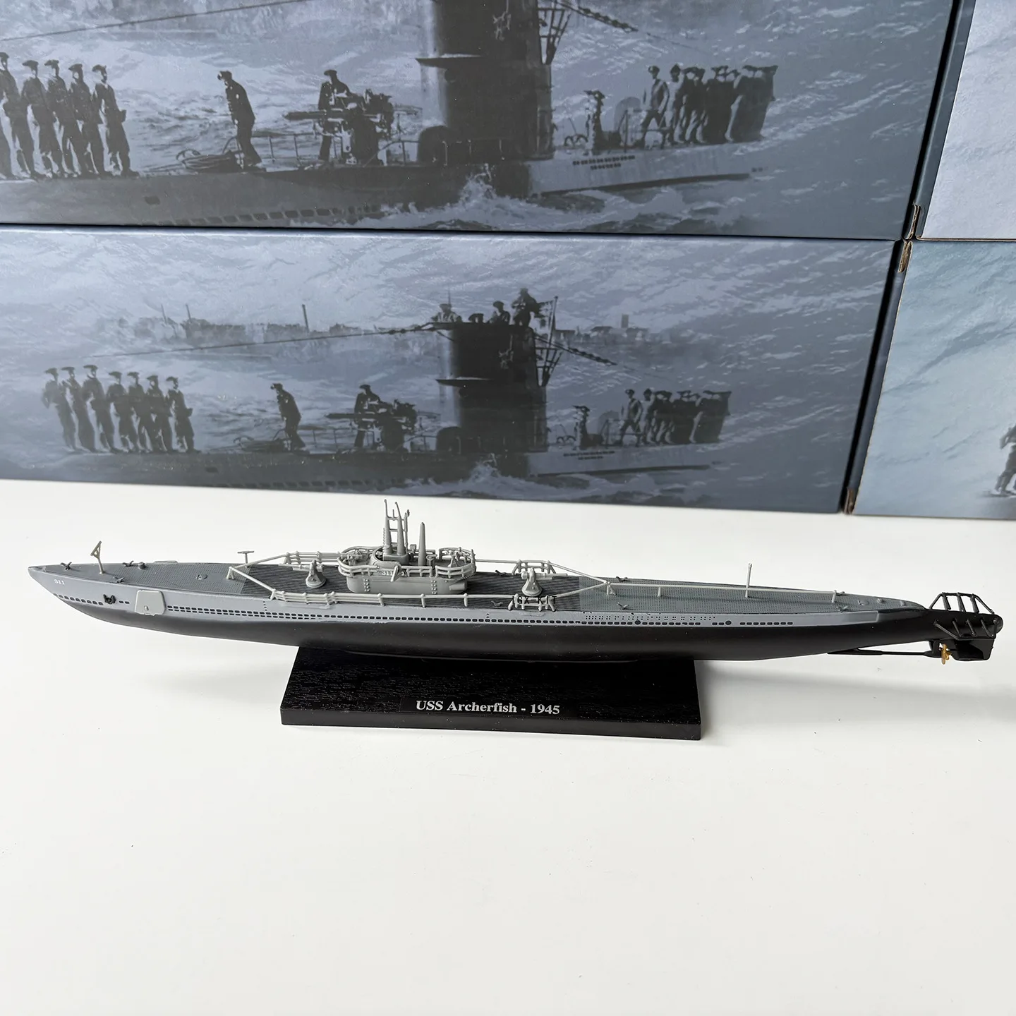 

Литой под давлением масштаб 1:350 США/немецкий U-лодочка подводная лодка парусная рыба сплав Второй мировой войны U181 U552 военный корабль модель корабля орнамент коллекция подарки для мальчиков