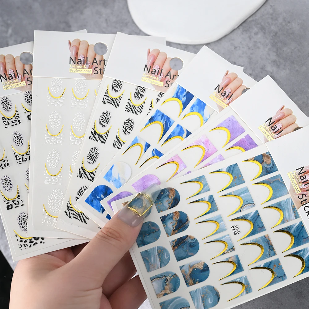 สติกเกอร์ติดเล็บลายเสือดาว 5 มิติ ชุด 6 ชิ้น สีม่วงทอง ลายเส้นทอง สำหรับตกแต่งเล็บ