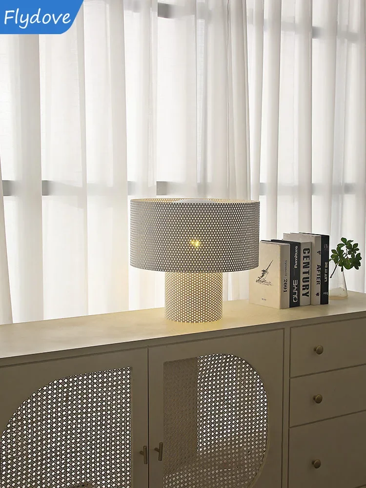 Simple Style Cream Simple Metal Table Lamp Office Bedroom Creative Hotel Living Room Art Atmosphere Floor Lamp