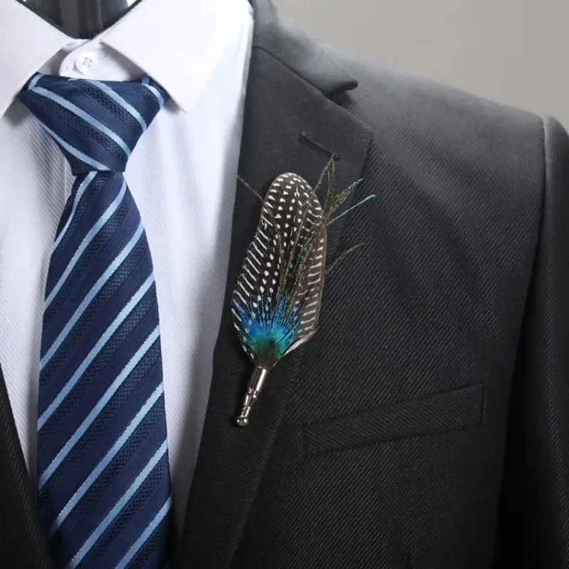 Korean High-end Classic Peacock Feather Brooch Scarf Buckle Lapel Pins & Brooches Jewelry Bridge Suit Wedding Men Accessories