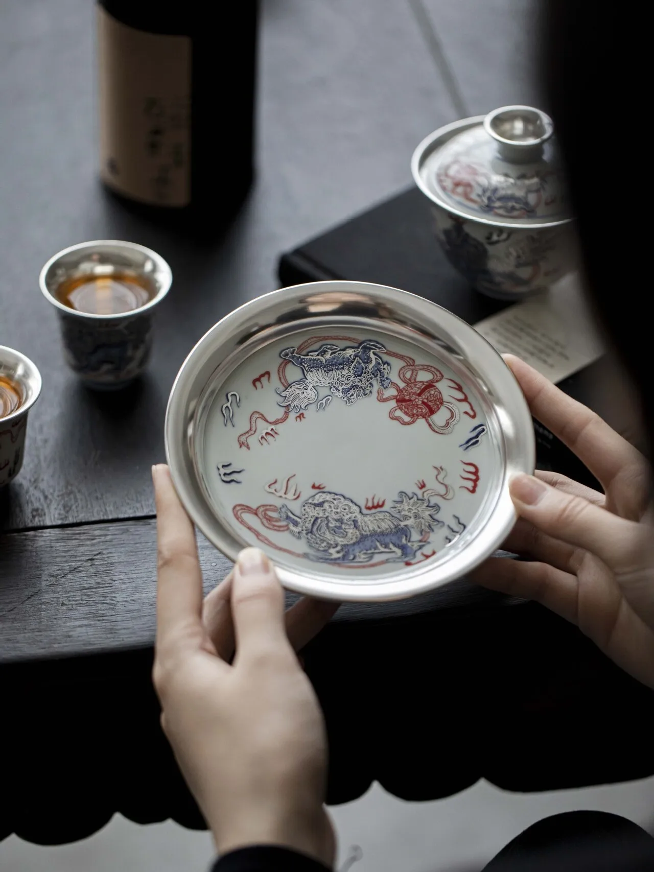 

Tang Song 999 Pure Silver Handmade Iverdure Lion Tea Pot Cerc Dry Pounding Table Gongfu Tea Set Pot Tray Retro Chinese Sle