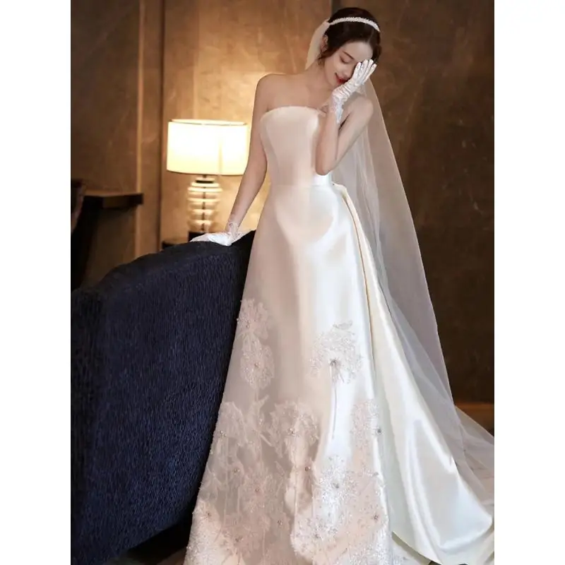 

Light Wedding Dress French Strapless Satin Beaded Embroidery Elegant Temperament Trailing Runaway Princess Dress Customized