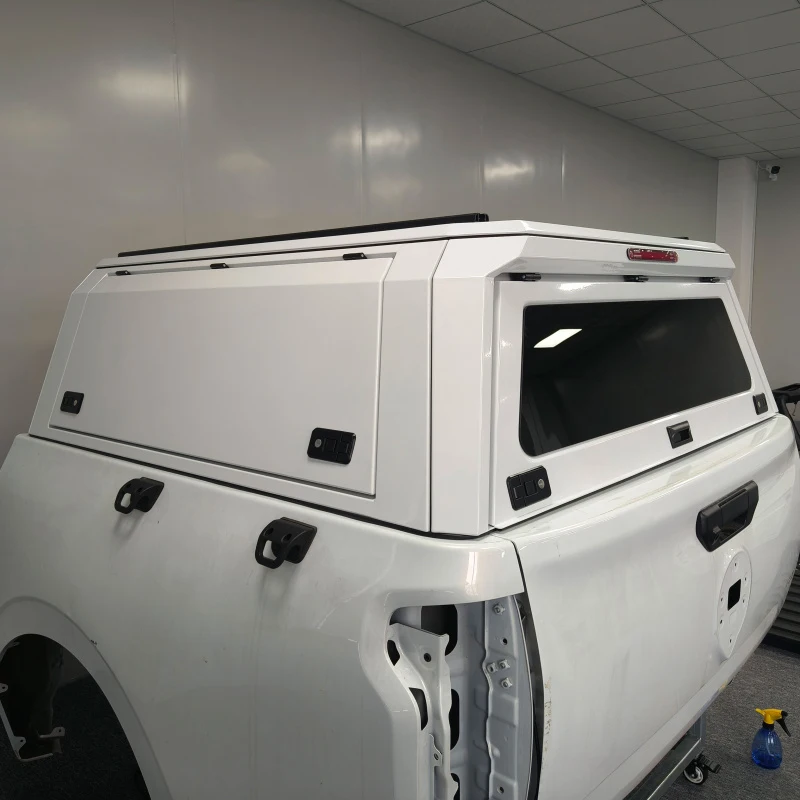 

Pickup Bed Cover 4x4 Offroad Aluminum Truck Canopy Feature Compatible Ram C Navara