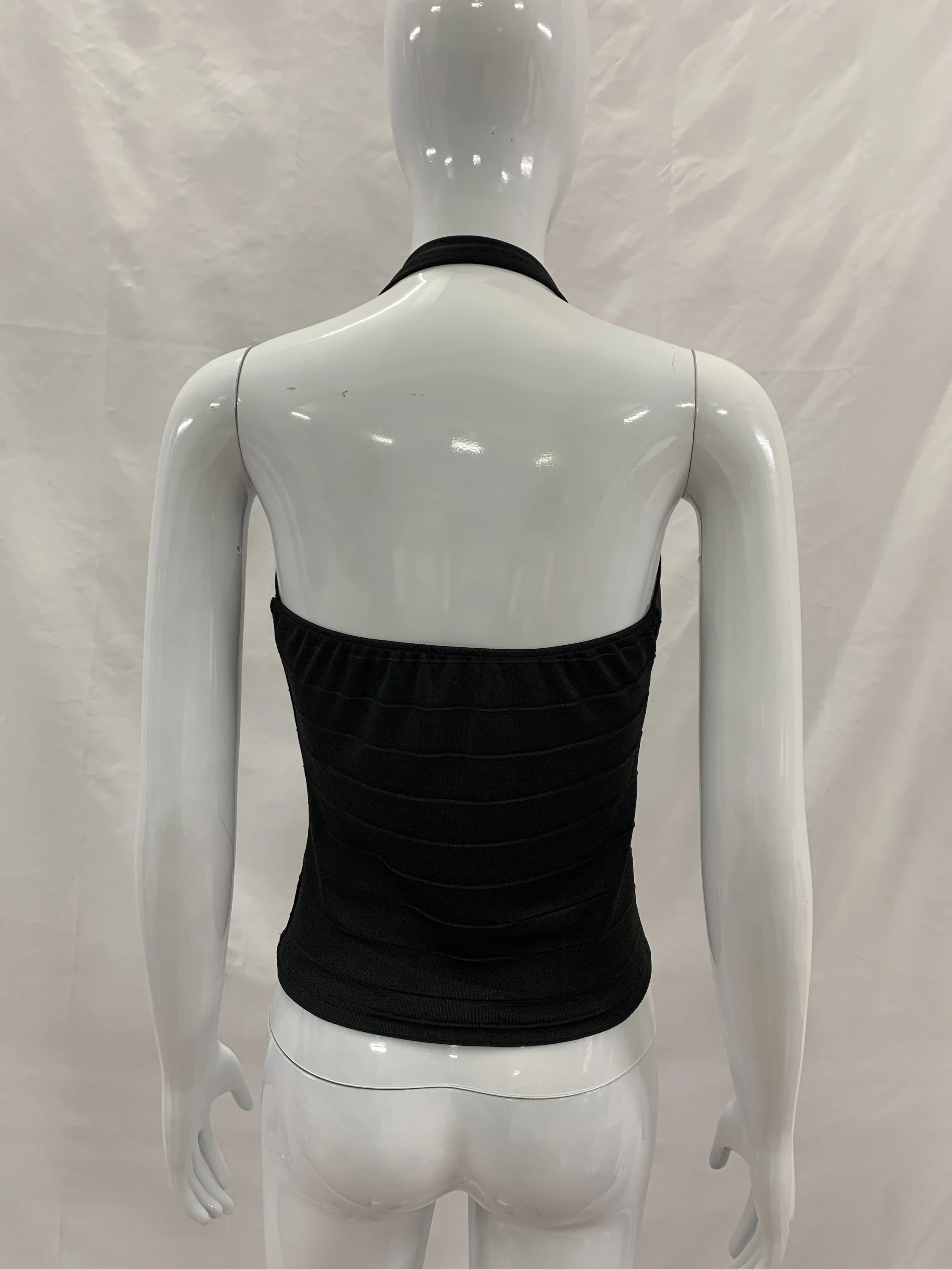 Damen Neckholder-Crop-Top mit V-Ausschnitt, Bandage-Design, ärmellos, figurbetont, für Nachtclub-Partys, als Camisole für den täglichen Streetwear-Look – Detail 13