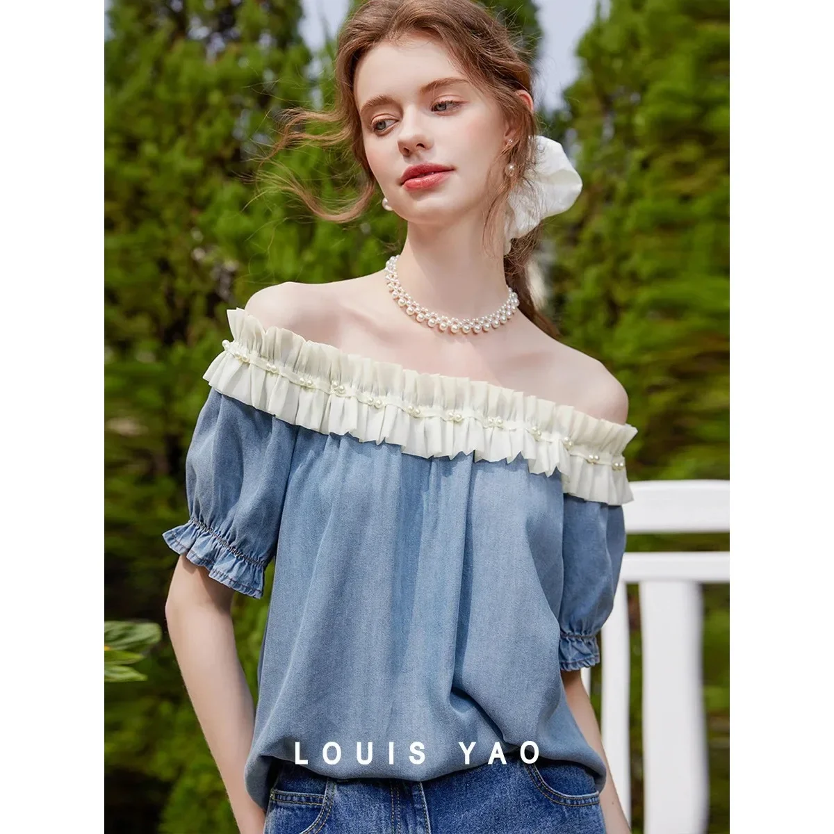 เสื้อเชิ้ตผู้หญิง LOUIS YAO รุ่น New Clash of Colours ลายไม้ ประดับต่างหู  คอลเลคชั่นฤดูร้อน 2025 สไตล์หวานละมุน ผ้าไม่ยืด ทรงหลายชั้น คอกลม