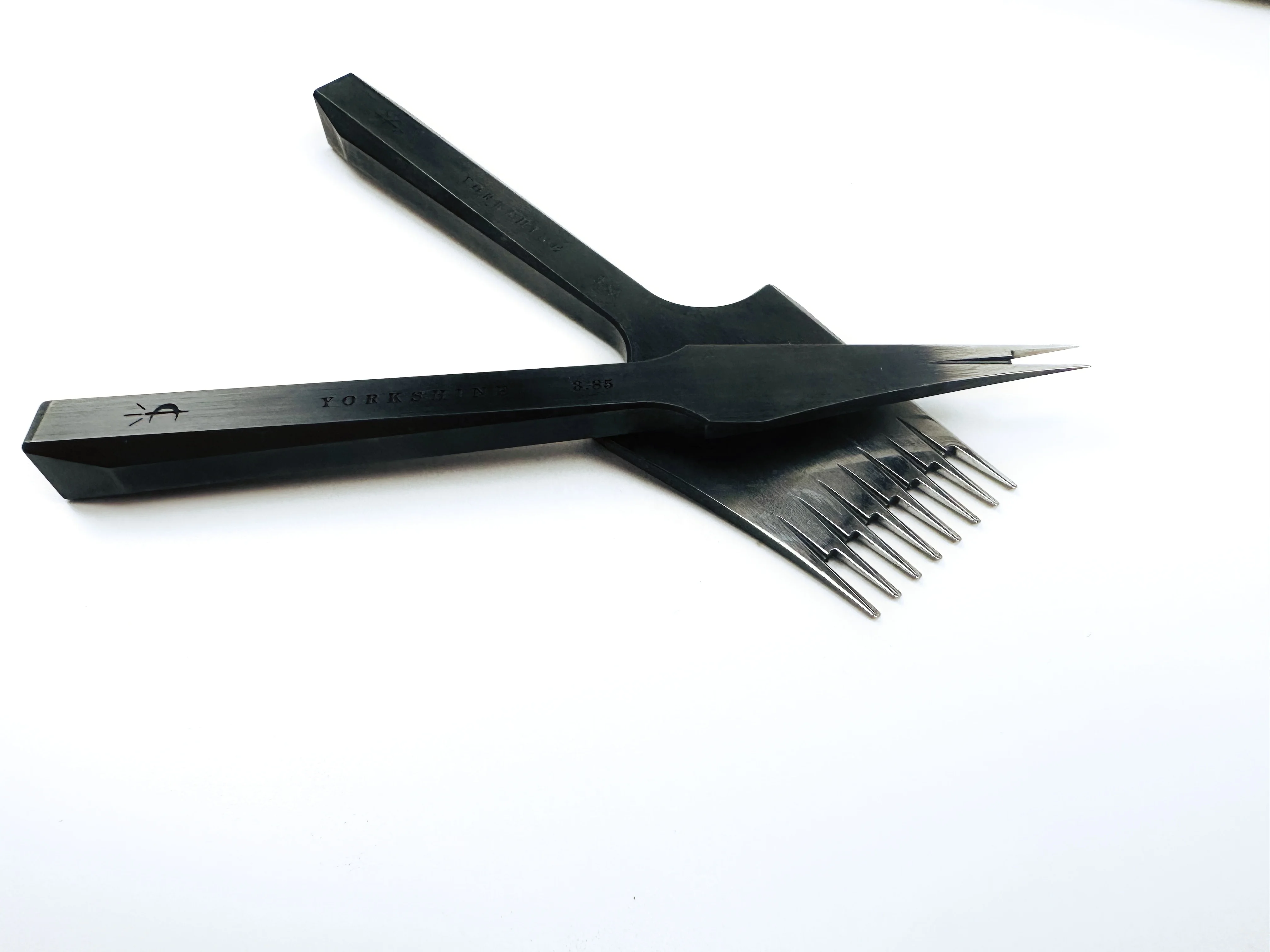 2.7/3 0/3.38/3.85mm High Quality French Leather Shredded Black SKD11 Die Steel Rust Proof Leather Tools