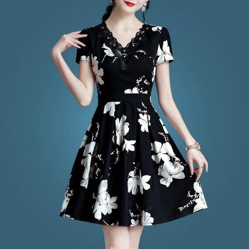 

2024 New Summer Korean Fashion Elegant Dress Short Sleeved Slim Fit V-neck Printed Lace Women's A-line Knee Skirts Midi Dress