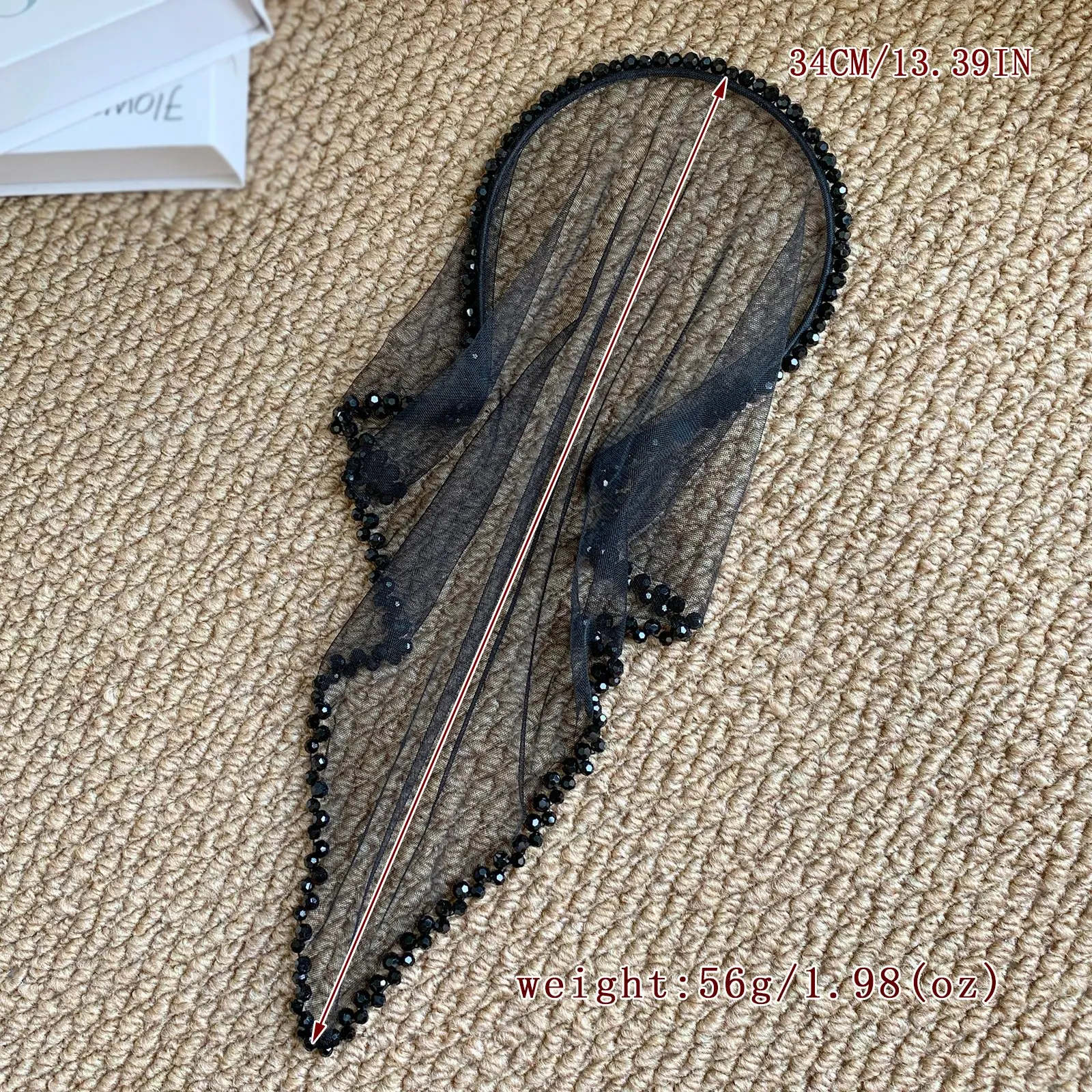 Elegantes Netz-Stirnband mit gewelltem Kristallbesatz, ein vielseitiges Haaraccessoire für Hochzeiten, Bälle, Bankette und Cocktailpartys. – Detail 1