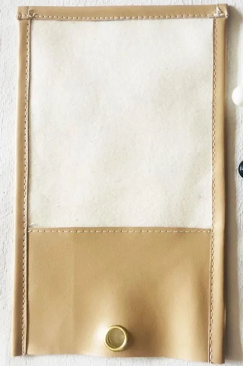 50pcs PU 가죽 재사용 안티 카메라 사진 촬영 허용되지 않음 휴대 전화 가방 콘서트 및 결혼식을위한 개인 정보 보호 보안 주머니