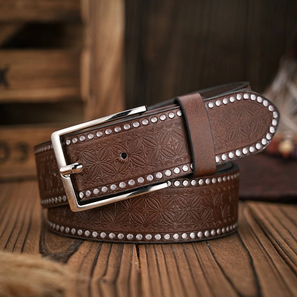 A men's and women's retro metal buckle casual style multi-color PU belt suitable for daily leisure four seasons (send punch nail