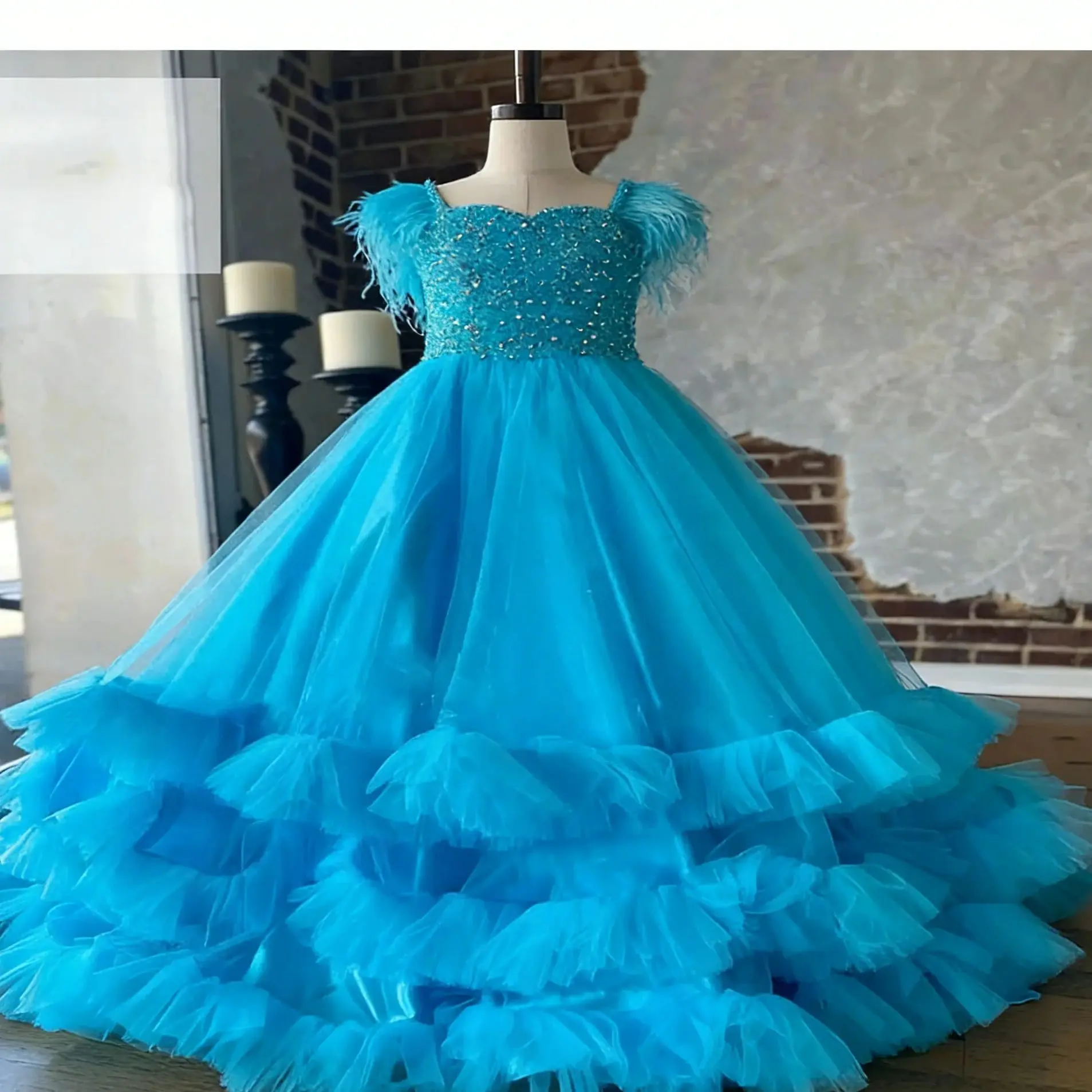 فستان أنيق مخصص لفتاة الزهور بدون أكمام مطرز بالخرز من التول المتدرج تنانير الأميرة فستان المسابقة ثوب التواصل الأول