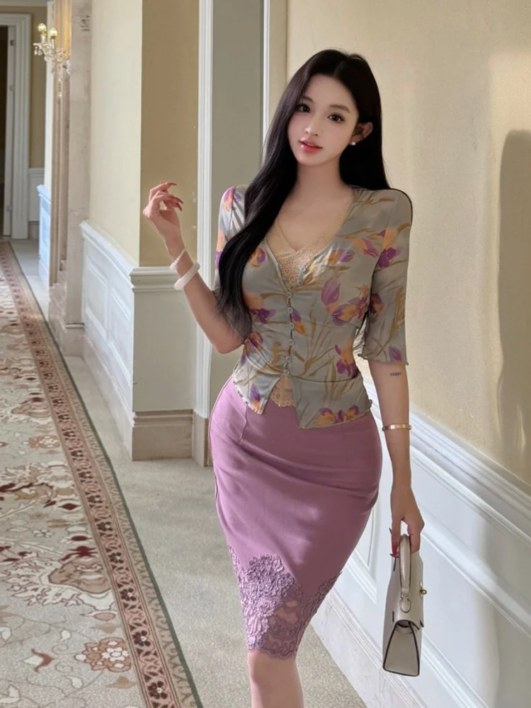

Romantic Retro Print V-Neck Single Button Five Sleeve T-Shirt Top Purple Lace Wrap Body Half Skirt Set Women's Fashion Summer...