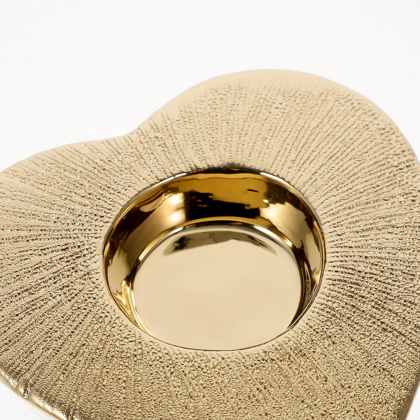 

Ceramic Heart-Shaped Holder Exquisite Tea Light Votive Decorative Accent for Wedding Birthday Festival Table Decoration