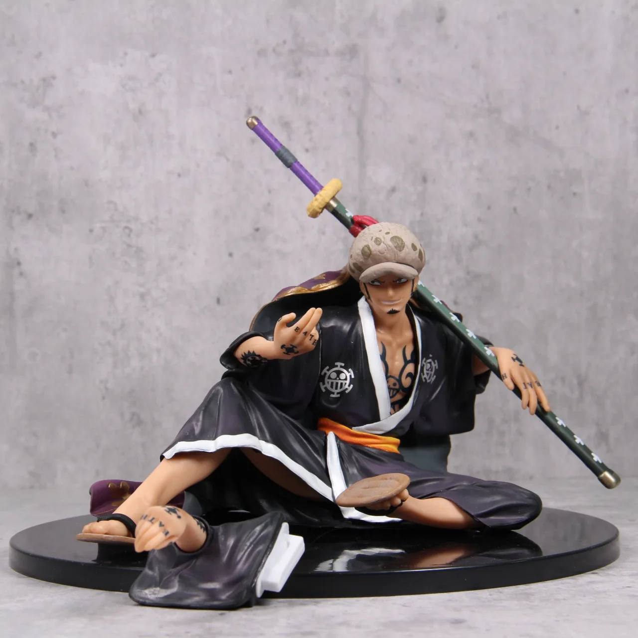 Action Figurine Pvc Model 13cm One Piece Trafalgar Law Figure Anime Sitting Kimono Pop Decoration Statues  Aldult Toy Gift