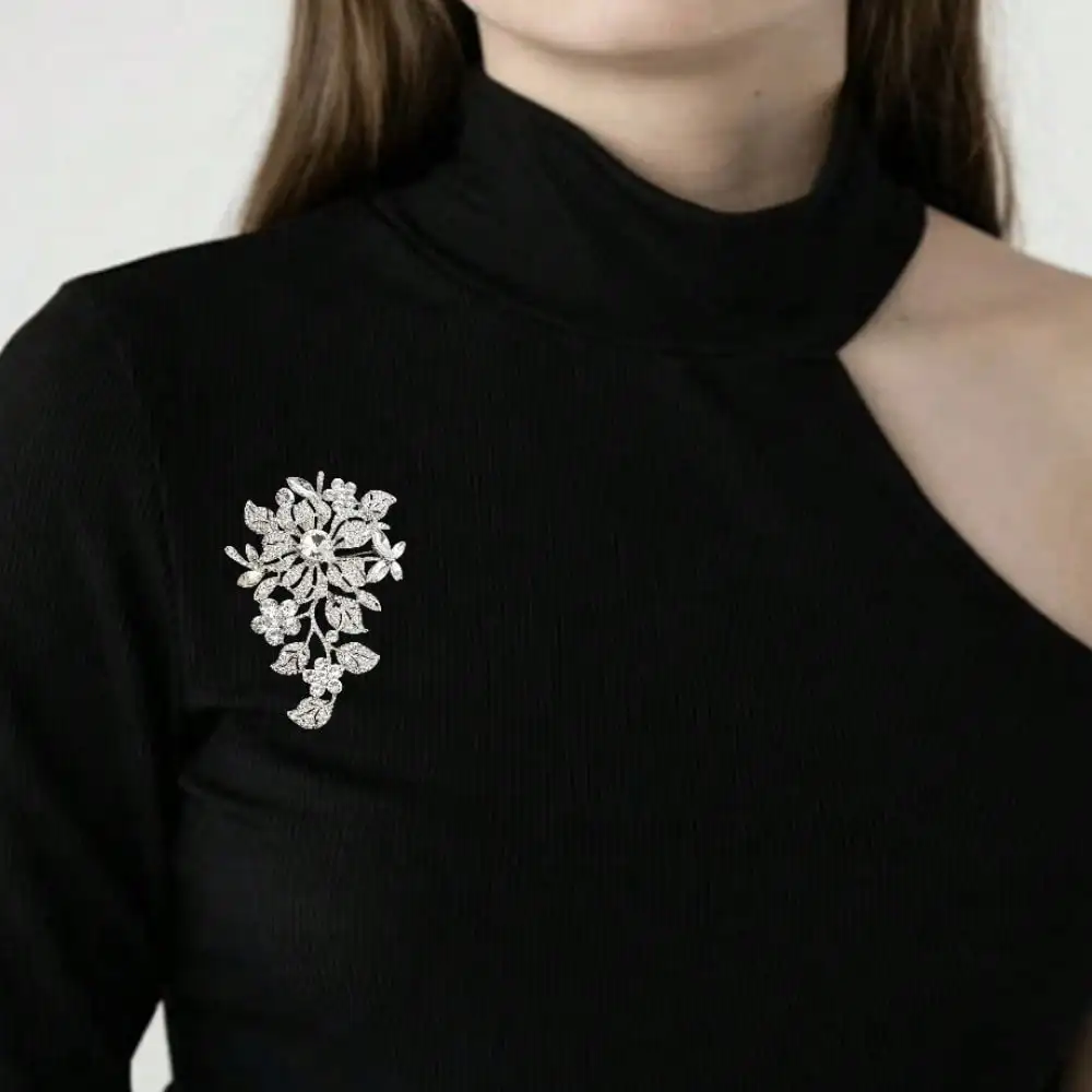 Silver Crystal Floral Brooch - Luxurious Rhinestone-Encrusted, Sparkling Design, for Formal Occasions & Fashion Enthusiasts