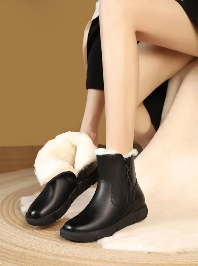 

2025 женские зимние ботинки, зимние теплые ботинки из натуральной шерсти, ботильоны на плоской подошве из воловьей кожи с круглым носком, размер 41 42