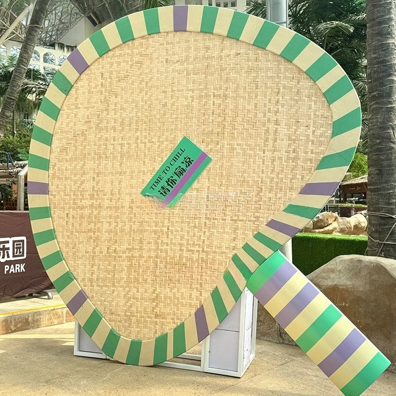 

Huge fan outdoor clock in shopping mall scenic spot