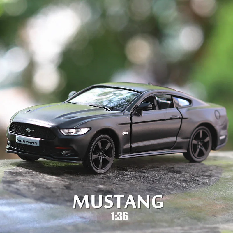 1:36 Mustang GT Diecast modello di auto in lega metallo tirare indietro simulazione auto giocattolo auto sportiva ornamento con per aprire la porta