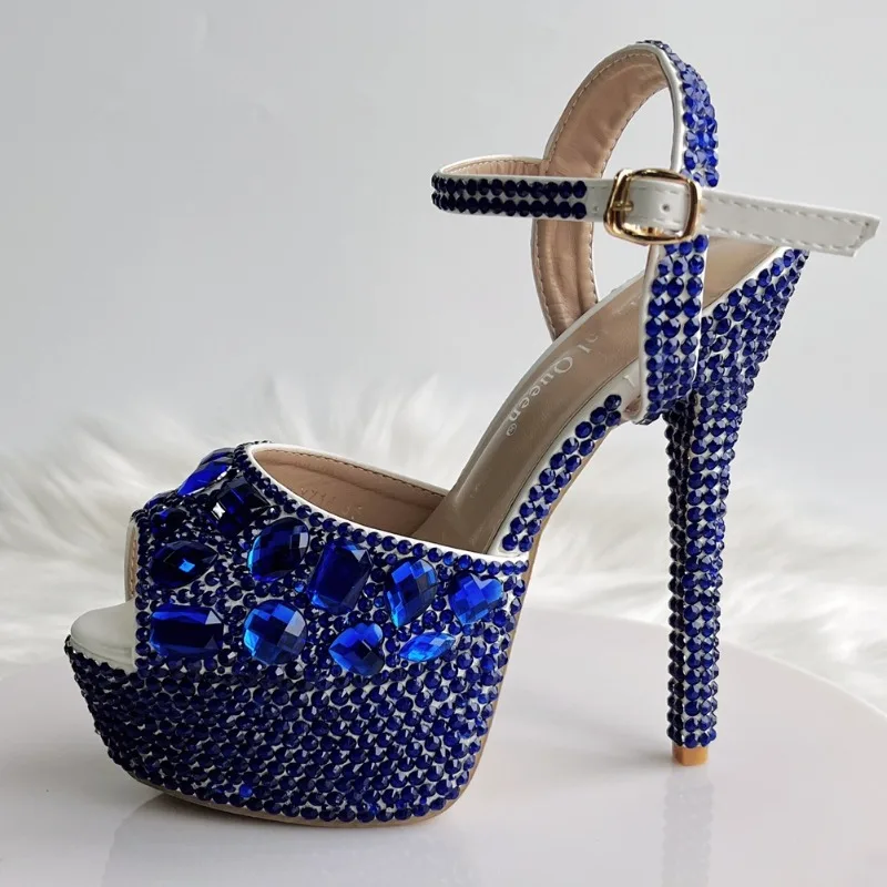 

Новые летние непромокаемые свадебные туфли на платформе с жемчужным кружевом и стразами, тонкие женские сандалии большого размера на высоком каблуке