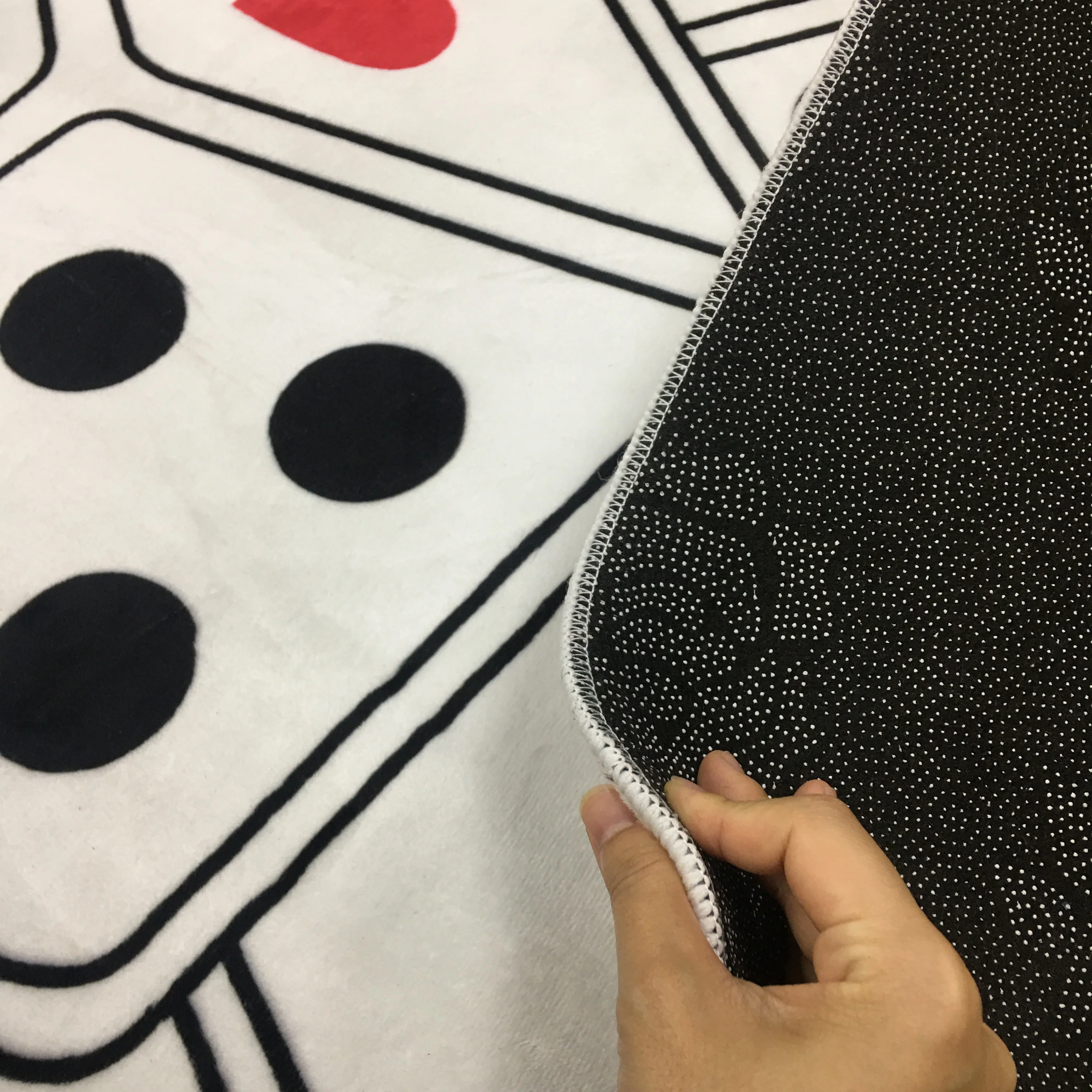 Love Dice Customized Carpet Digital Printing Technology Simple Housewarming Gift Handmade Non-Slip Decorative Carpet