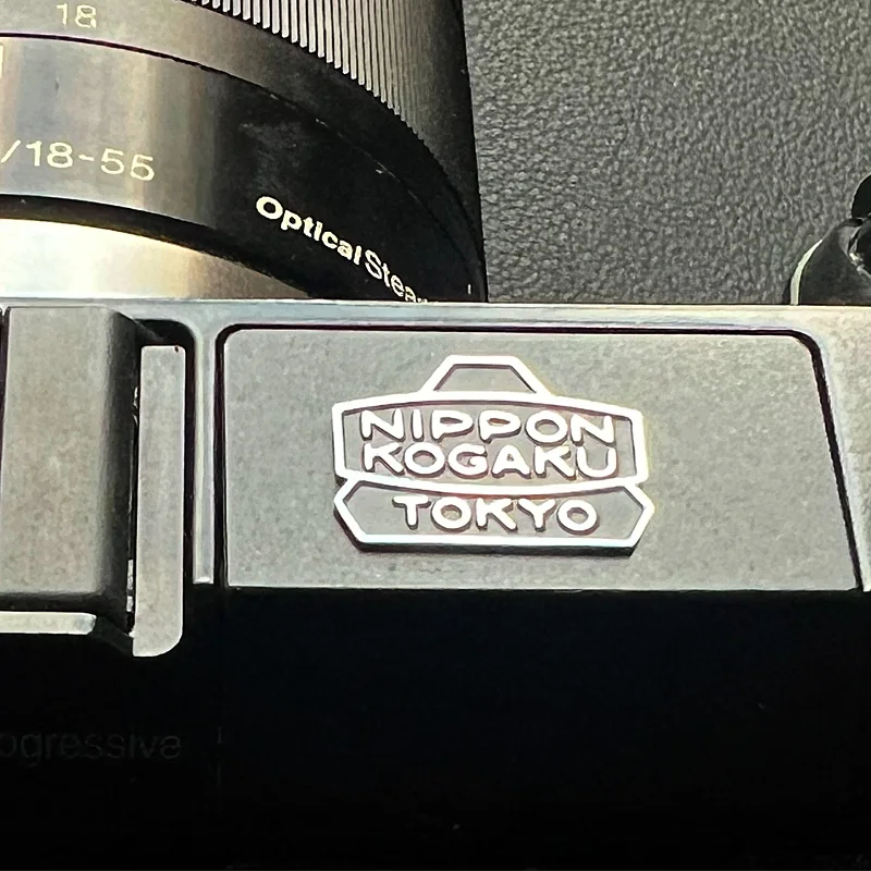 Ręcznie robiona metalowa naklejka z logo, dekoracja aparatu, tabliczka znamionowa dla Nikon lub innych aparatów — zdjęcie produktu 4