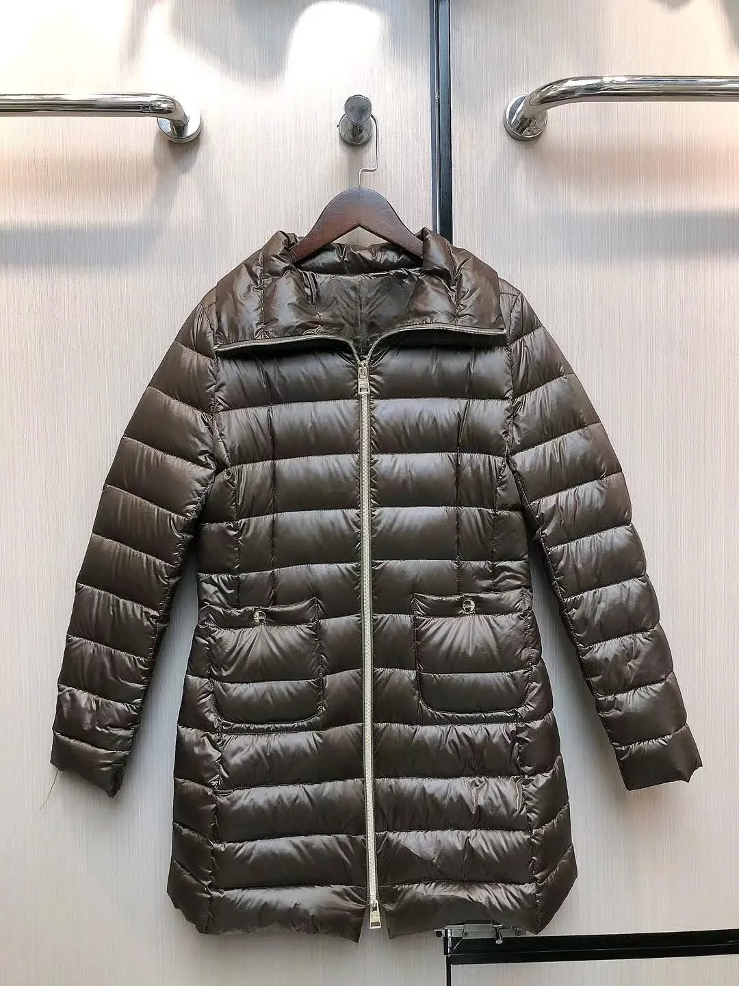 2025H نمط جديد سستة الياقة المدورة سترة أنيقة للتنقل سترة طويلة أسفل