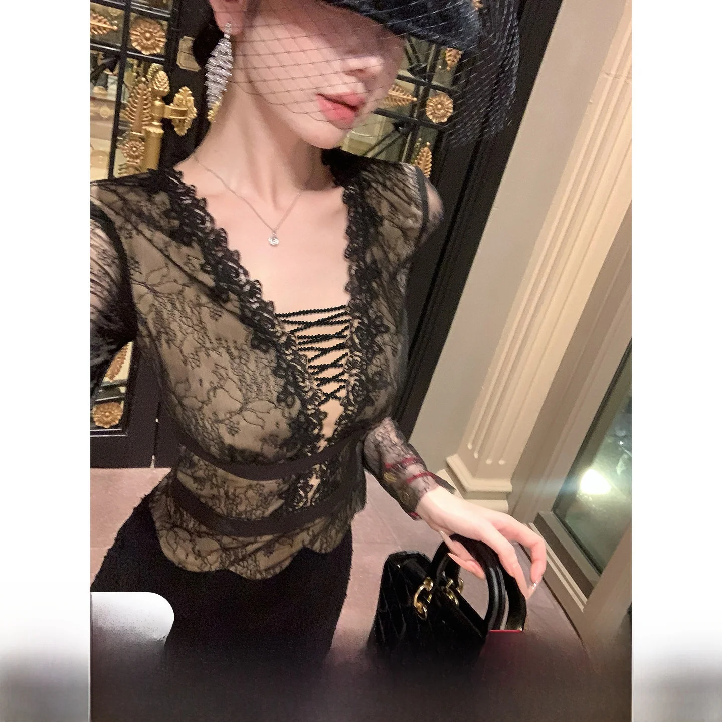 

Sy Women's Slim Fit Long Sve Lace Top V-Ne Base irt Faionable Ele Sle Breathable Transparent Design Autumn...