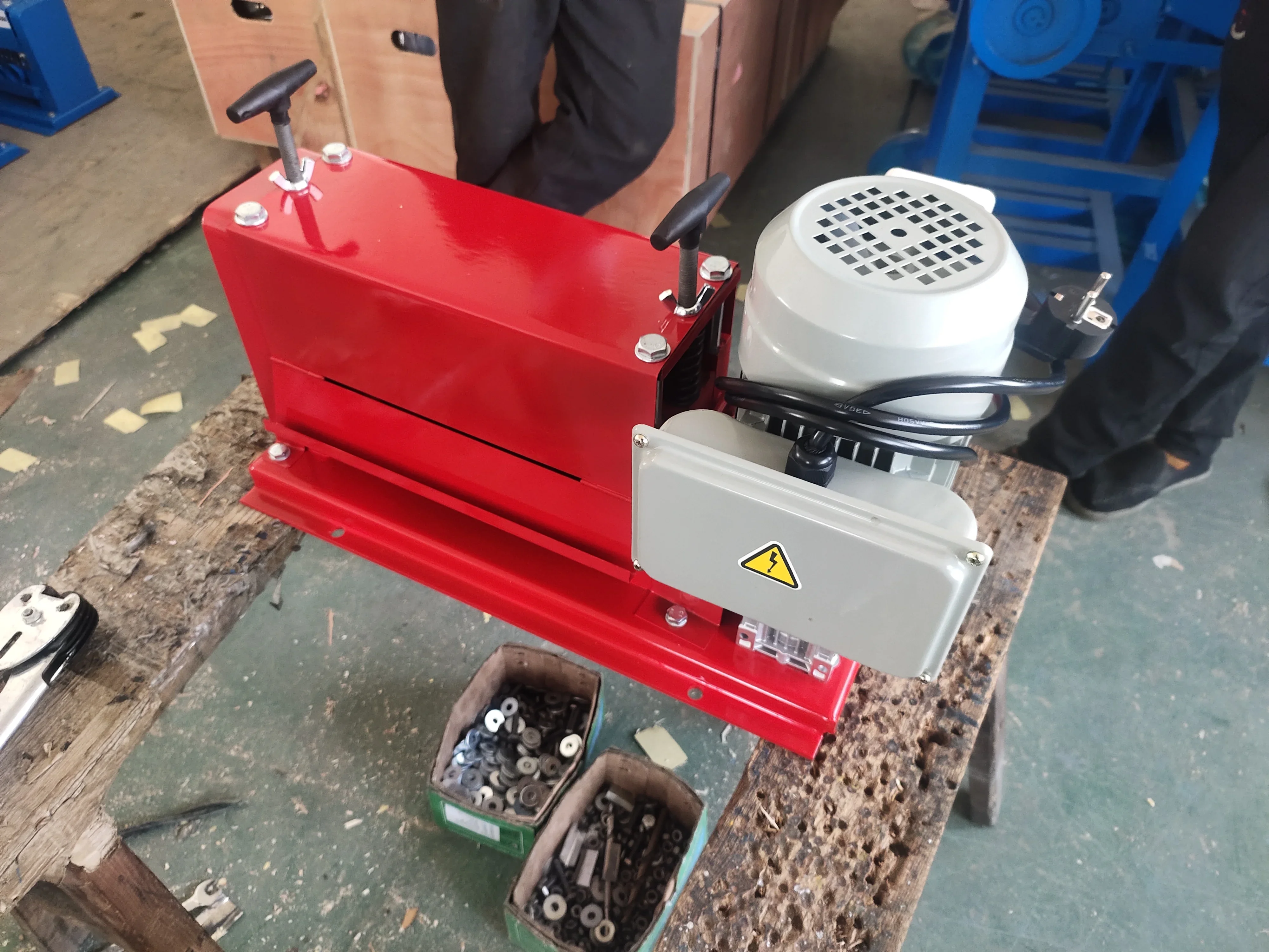 small investment stripping usage automatic scrap electric wire pulling machine and cable puller and cutter stripper machine