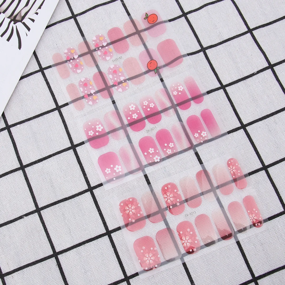 3Pcs 네일 스티커 풀 커버 가짜 손톱 모듬 색상 DIY 네일 아트 휴일 파티 안전한 재료 가짜 손톱