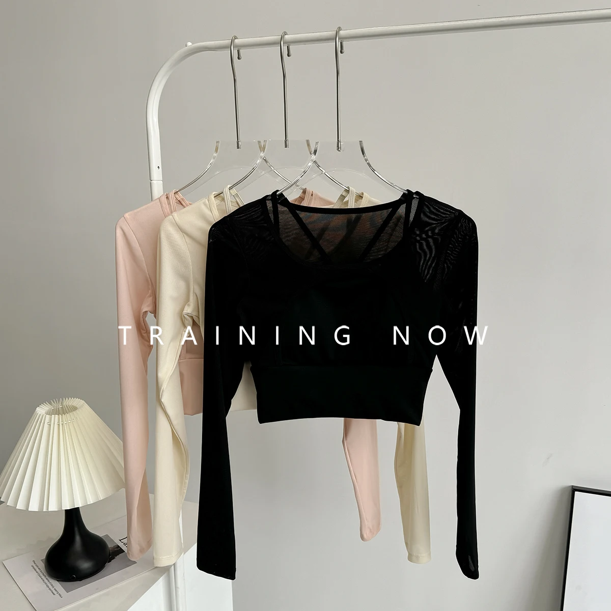

High-end fitness suit for women autumn sexy mesh fake two-piece yoga with chest pad long sleeves running quick-drying sportswear