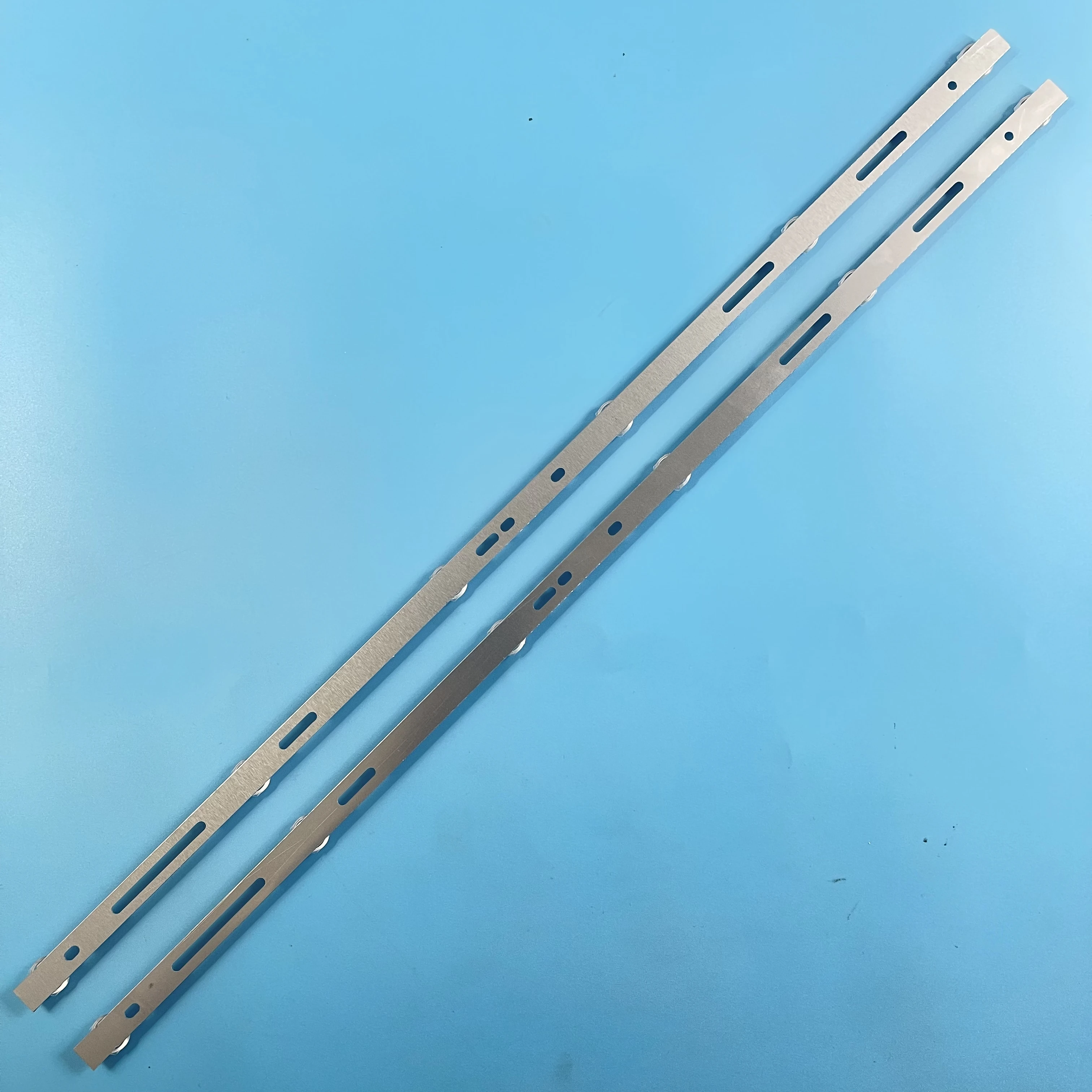 LED Strips SJ.CX.D3200601-3030HS-M for 32 TV RCA  RTV32Z2SM BBK 32LEM1045/T2C DJTV321 H32D7000E HTV-LED32HD101T2