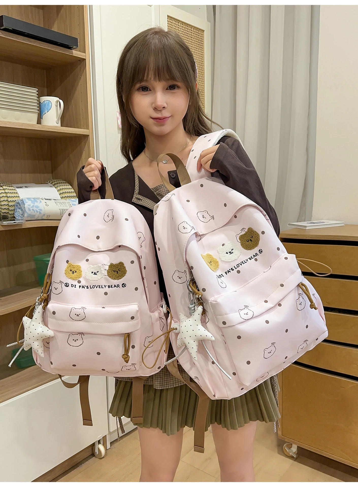 Neuer Studenten-Tagesrucksack aus Canvas für Damen mit Punktdruck und Flauschigem Bären-Patch, Leichte Schultasche für Teenager mit Stern-Anhänger – Detail 21