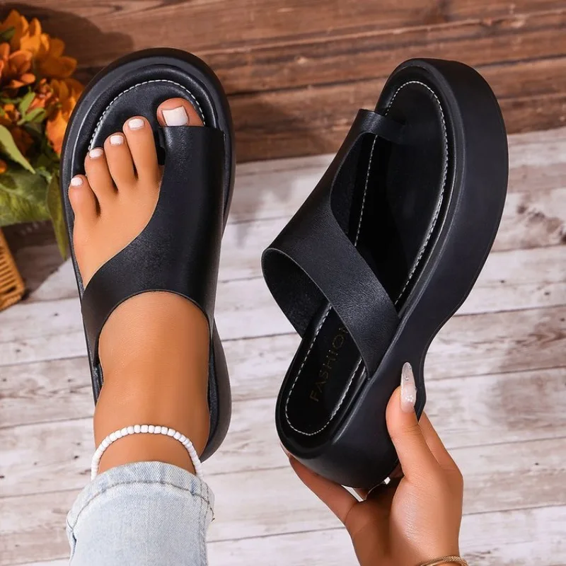 

Women's Thick Sole Platform Sandals Wide Strap Clip Toe Flip Flops Slip on Casual Summer Beach Vacation Comfort Walking Slides