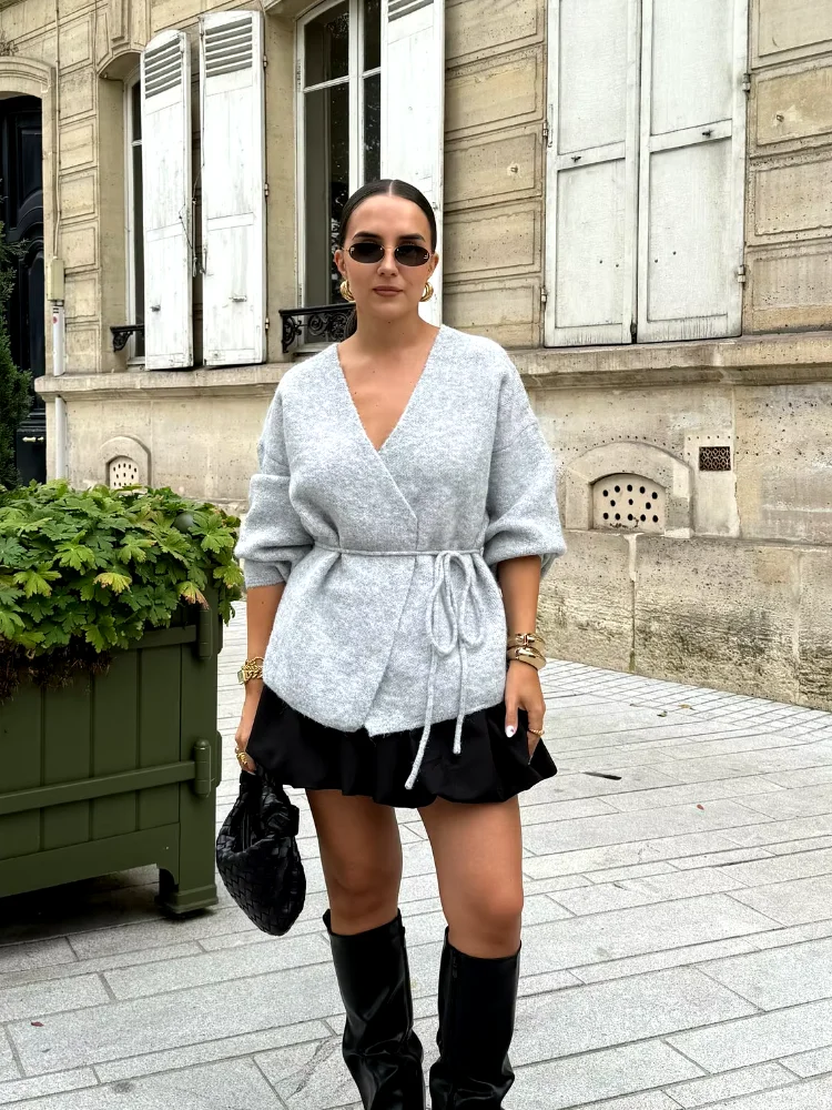 Cárdigans de punto con cuello en V para mujer, suéter de manga larga con cordones, informal, holgado, a la moda, otoño e invierno, 2024