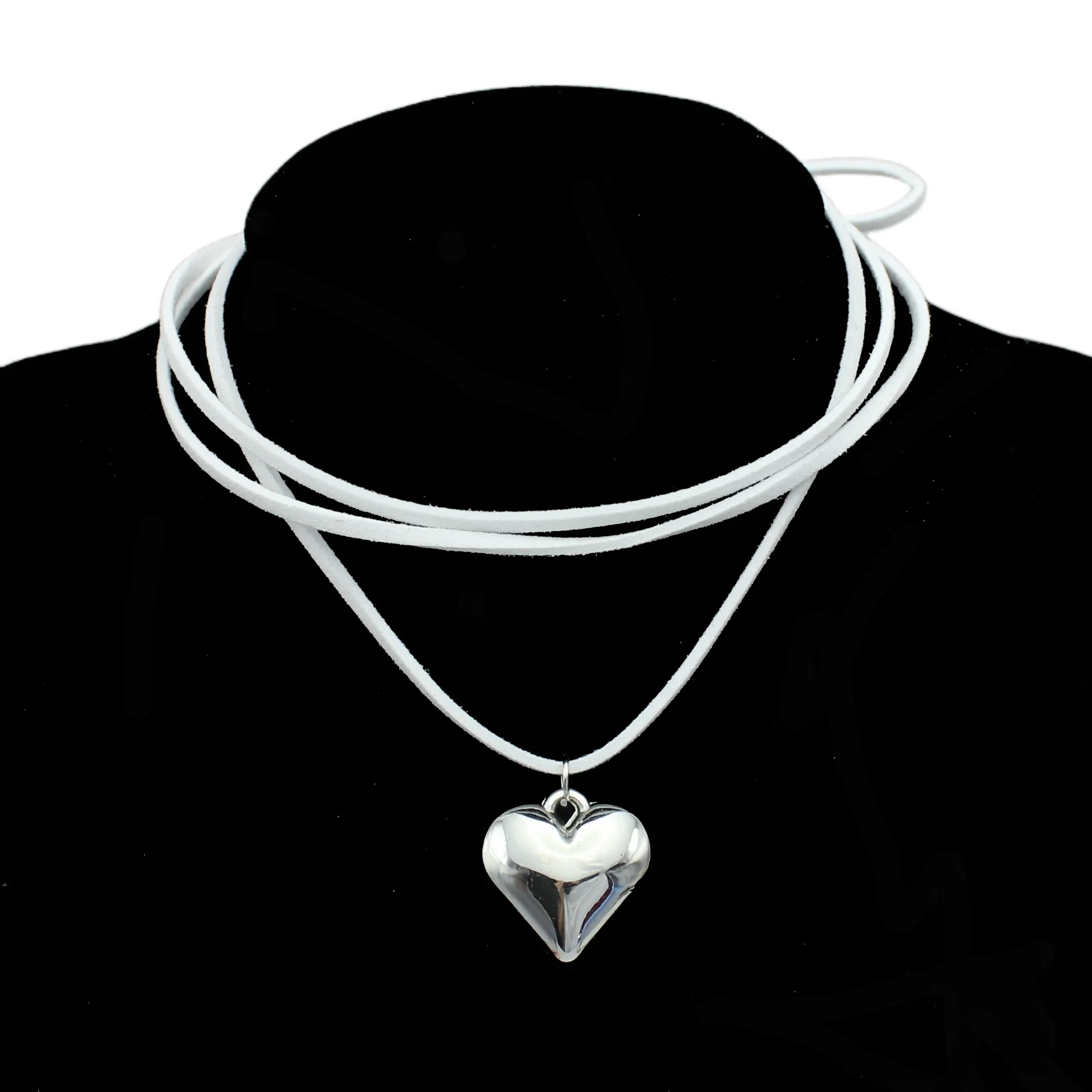 Goth White Velvet Big Heart Pendant Choker Necklace for Women Elegant Weave Knotted Bowknot Adjustable Chain New Year Jewelry