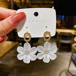 White Flower Dangle Earrings for Women Acrylic Big Floral Metal Circle Drop Earrings Korean Fashion Cute Girl Party Jewelry Gift