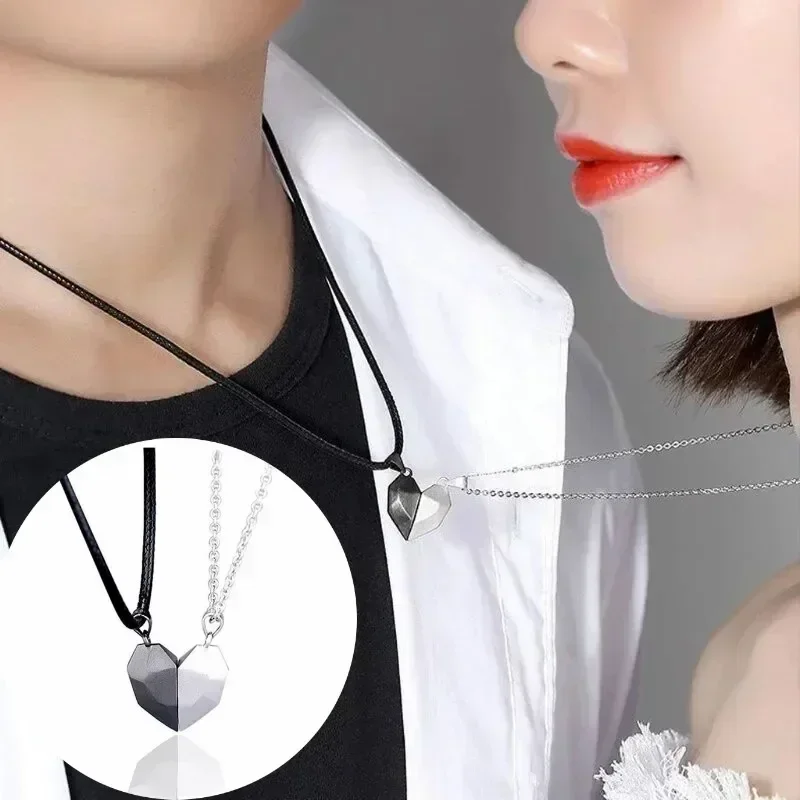 Simple Creative Gifts Love Magnet Magnet Couple Necklace Peach Heart Magnet A Pair of Heart-shaped Pendant Collarbone Chains