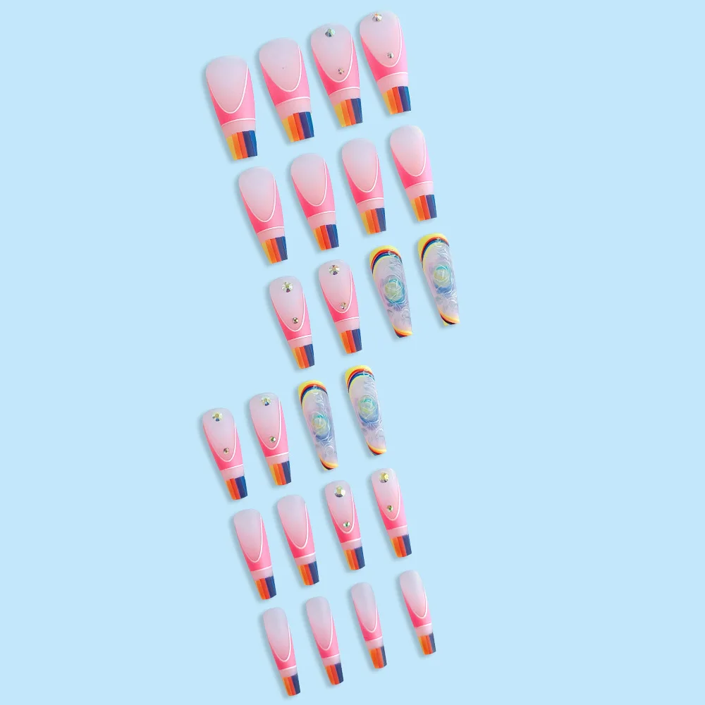 24 peças de unhas de pressão com listras arco-íris com detalhes florais rosa e strass em pontas, formato de caixão longo, tamanhos variados
