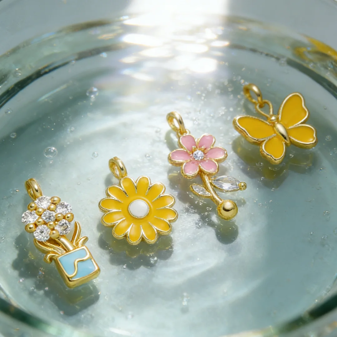 

4Pcs Pendants Brass Enamel Inlaid Zircon Cherry Blossom Daisy Butterfly Potted Charms for DIY Jewelry Necklace Bracelet Making