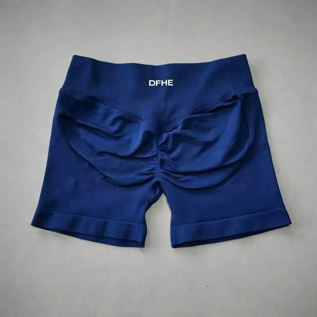 Pantaloncini yoga donna in nylon a vita alta
