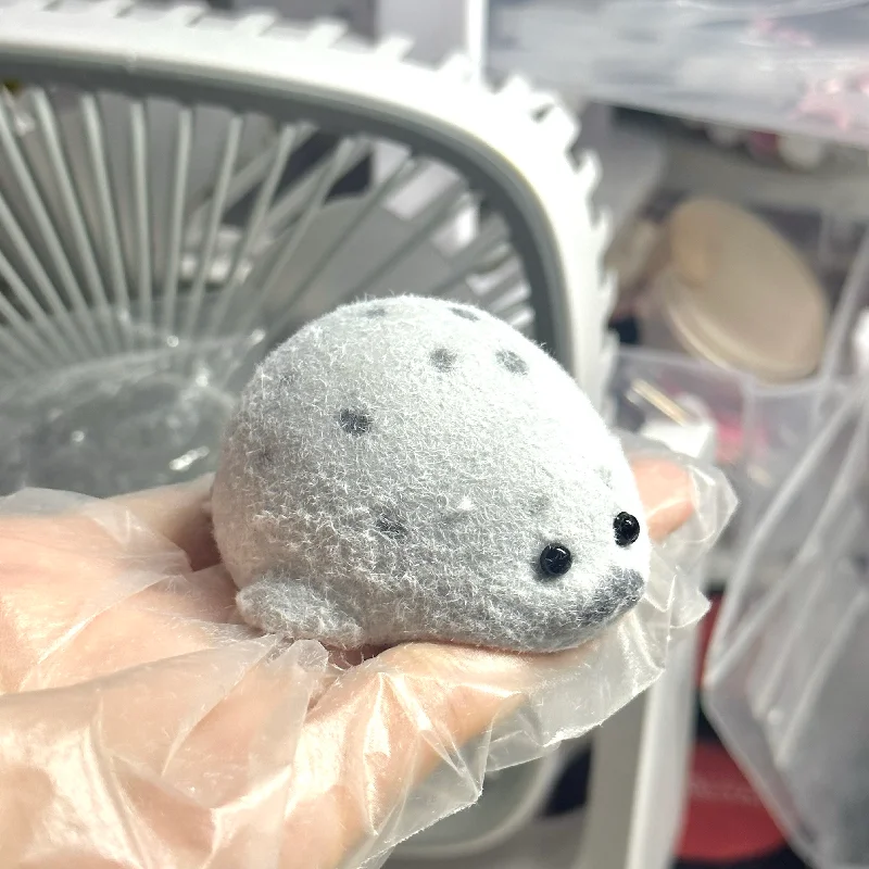 Taba Funny Kawaii Handmade Silicone Plush Grey White Seal Cute Sea Lion Girl Birthday Kids Gift Pinched Fidgeting Squishy Toys