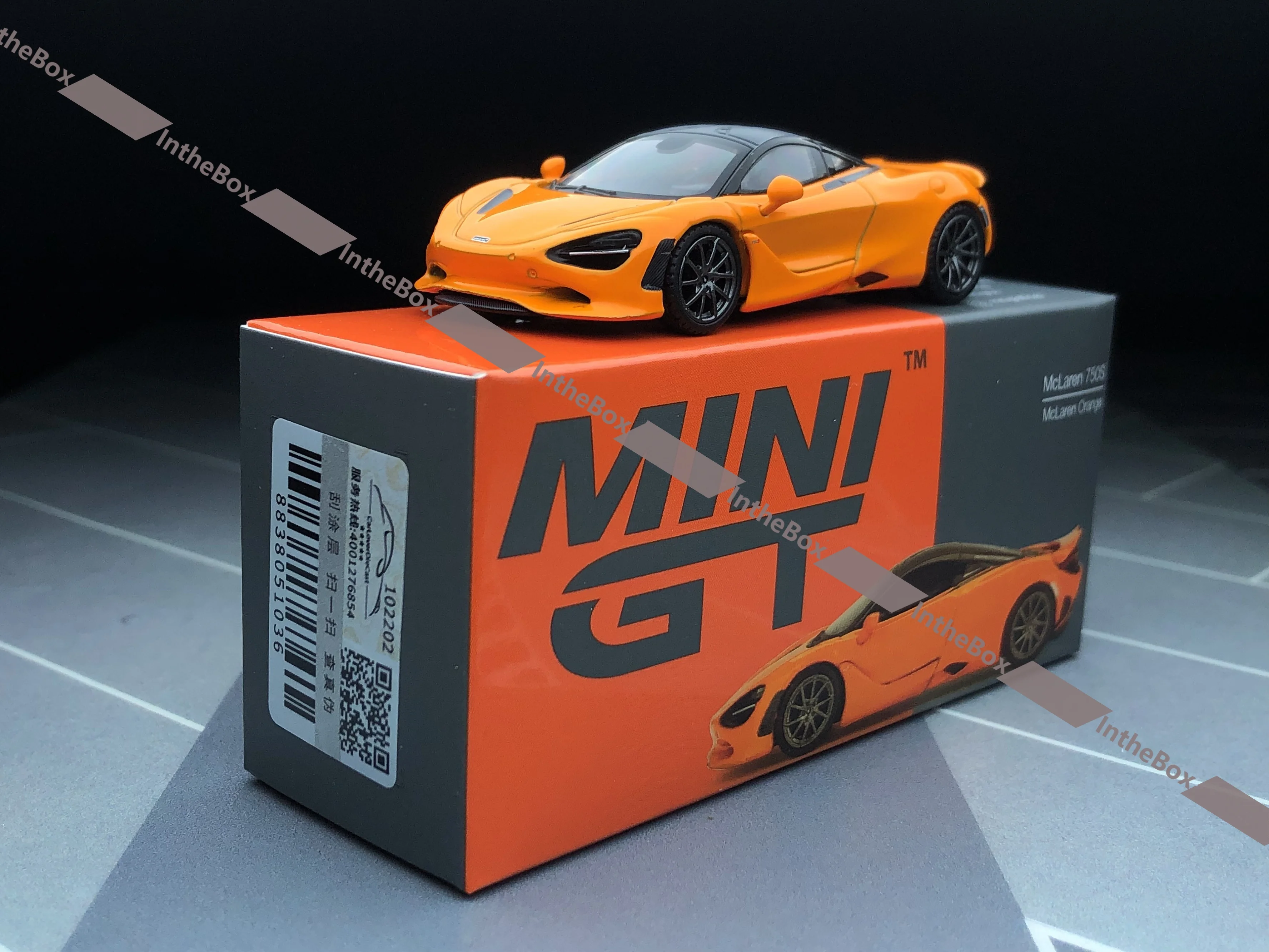 Minigt 1:64 814 750s Orange Sportmodell Druckguss-Metallauto BN Modellauto-Sammlung Limited Edition Hobbyspielzeug